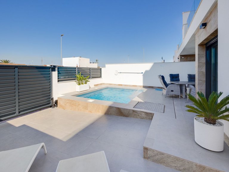 Villa for Sale in Los Montesinos, Alicante 12