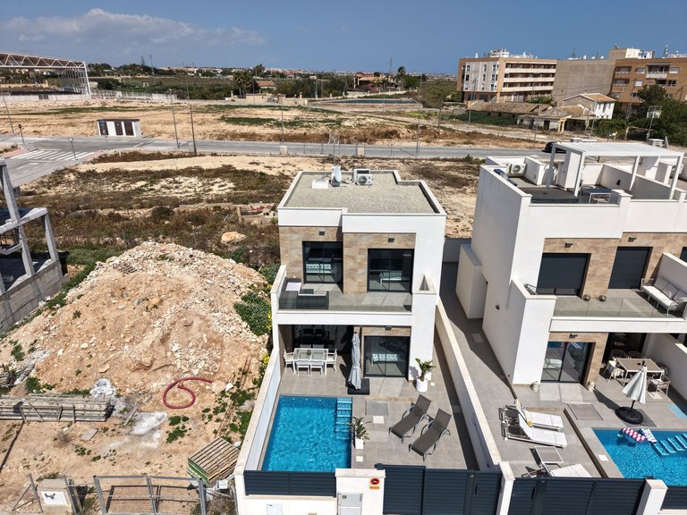 Villa for Sale in Los Montesinos, Alicante 2