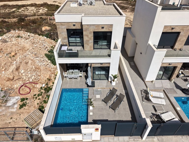 Villa for Sale in Los Montesinos, Alicante 4