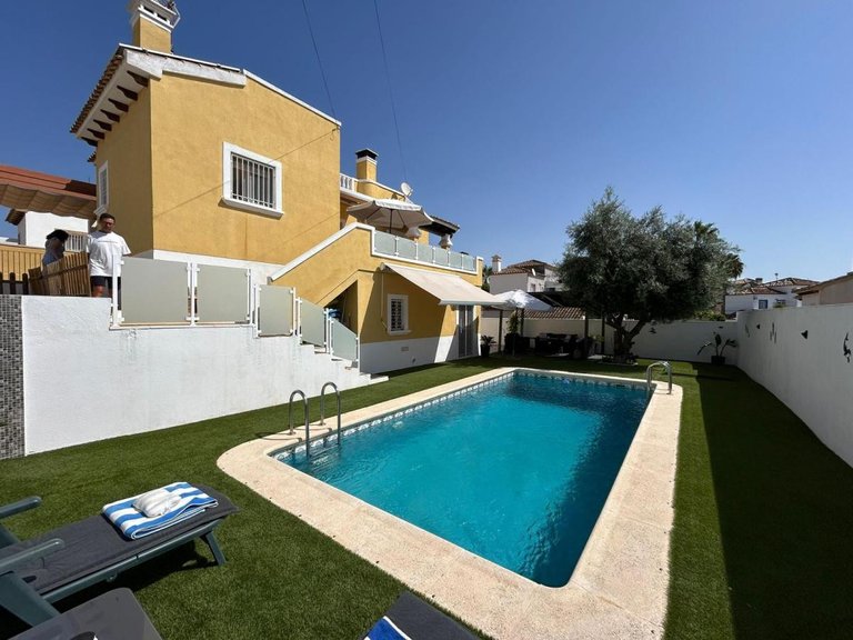 Villa for Sale in San Miguel De Salinas, Alicante 9