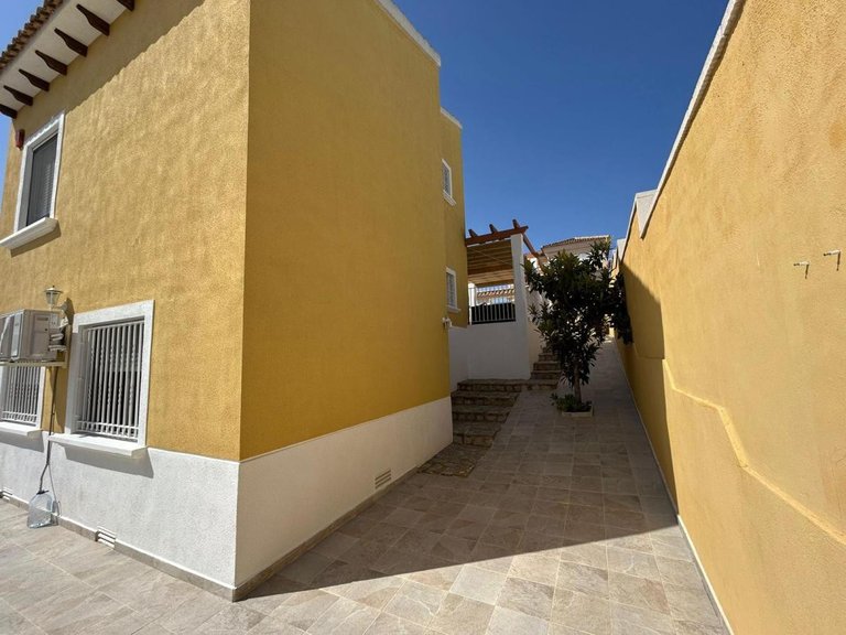 Villa for Sale in San Miguel De Salinas, Alicante 15
