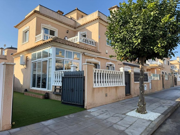 Town House for Sale in Torre De La Horadada, Alicante 1