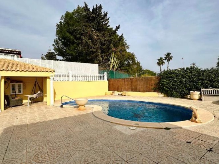 Villa for Sale in Campoamor, Alicante 24