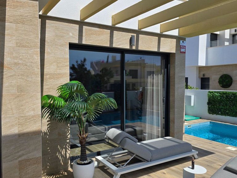 Villa for Sale in Los Montesinos, Alicante 3