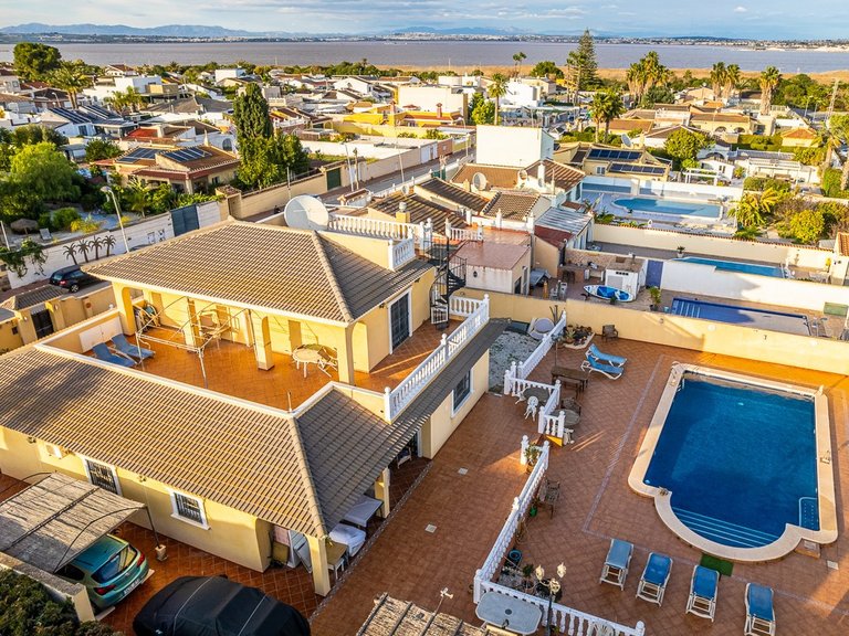 Villa for Sale in Torrevieja, Alicante 1