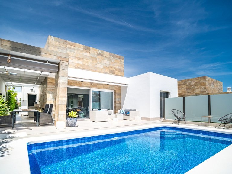 Villa for Sale in Algorfa, Alicante 2