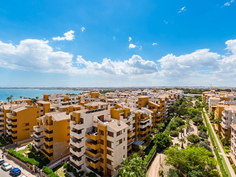 Apartment for Sale in Punta Prima, Alicante 20