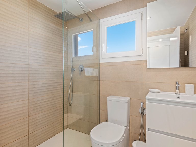 Apartment for Sale in Punta Prima, Alicante 25