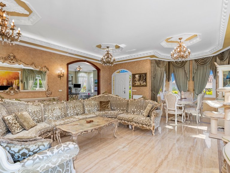 Villa for Sale in Playa Flamenca, Alicante 21