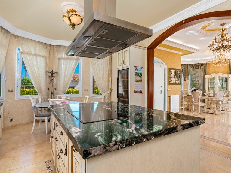 Villa for Sale in Playa Flamenca, Alicante 24