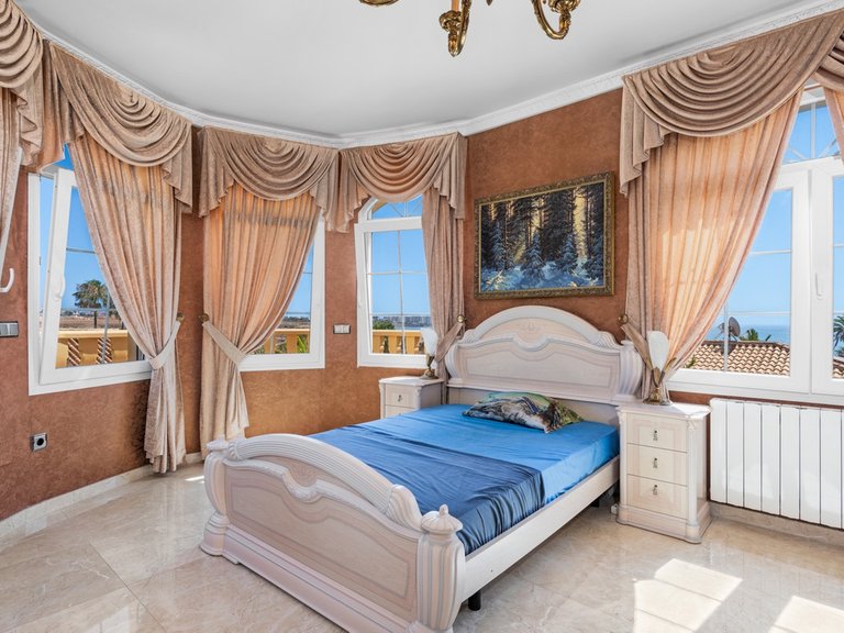 Villa for Sale in Playa Flamenca, Alicante 35