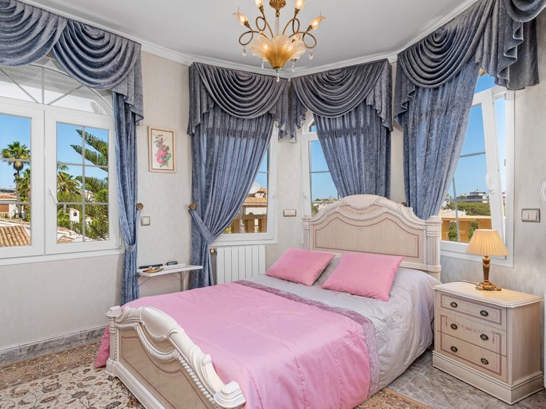 Villa for Sale in Playa Flamenca, Alicante 39