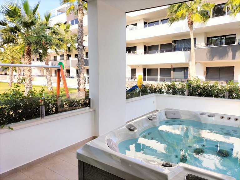Apartment for Sale in Los Altos, Alicante 8