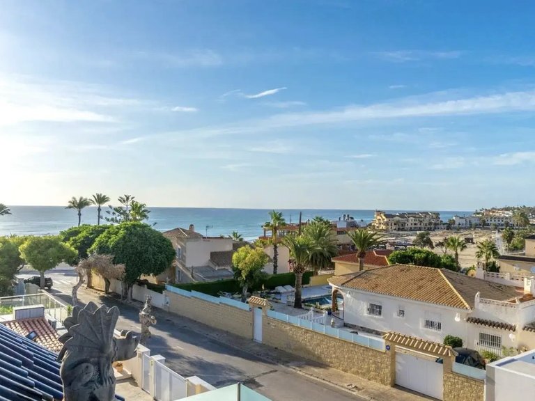 Villa for Sale in La Zenia, Alicante 26