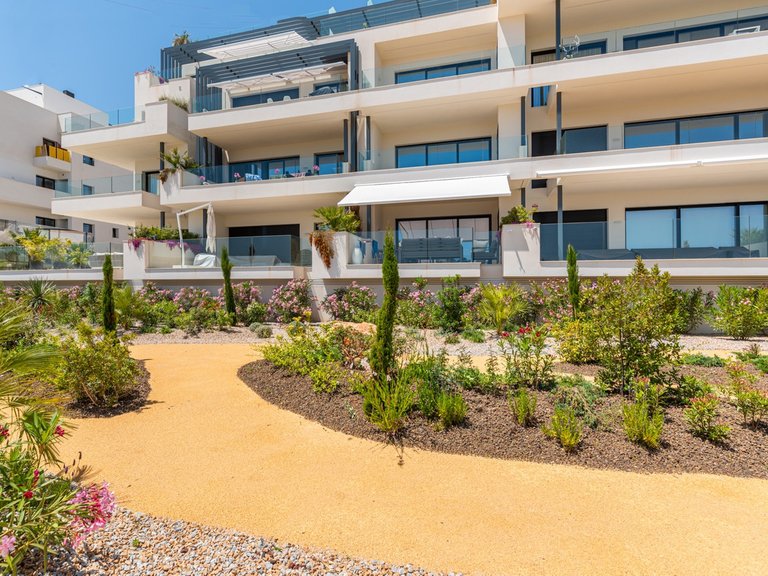 Apartment for Sale in Las Colinas, Alicante 34