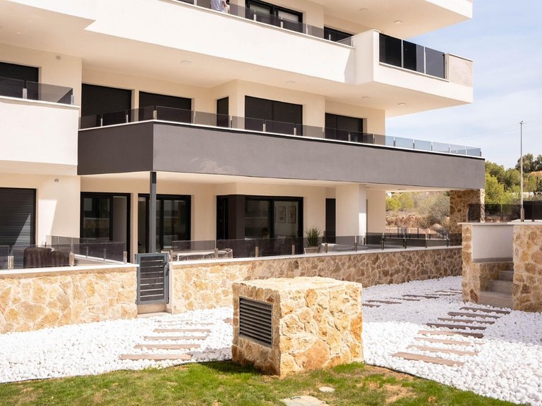 Apartment for Sale in Los Altos, Alicante 4