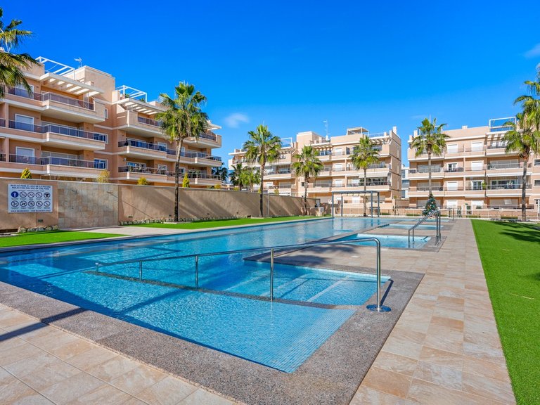 Apartment for Sale in Villamartin, Alicante 27