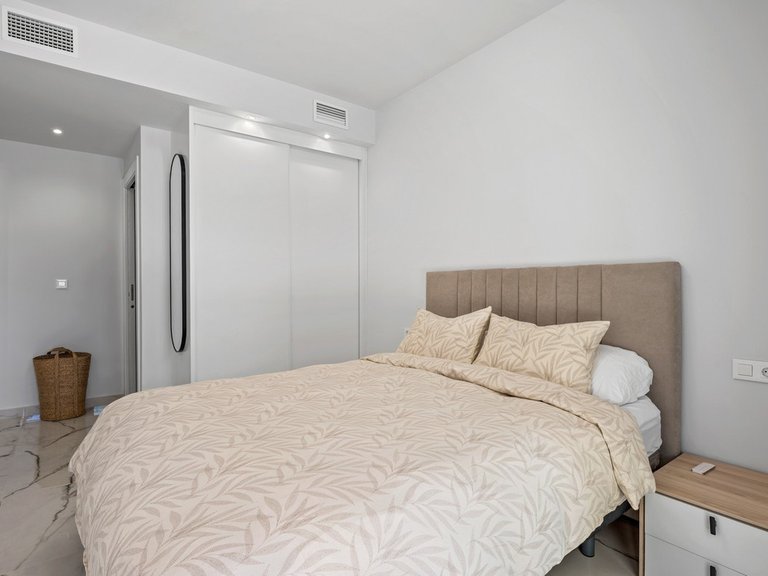 Apartment for Sale in Los Altos, Alicante 18