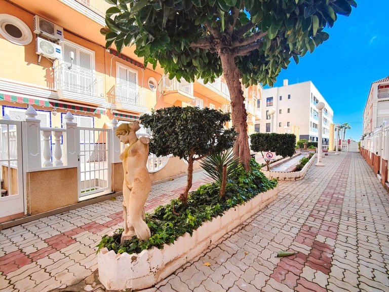 Apartment for Sale in Torrevieja, Alicante 44