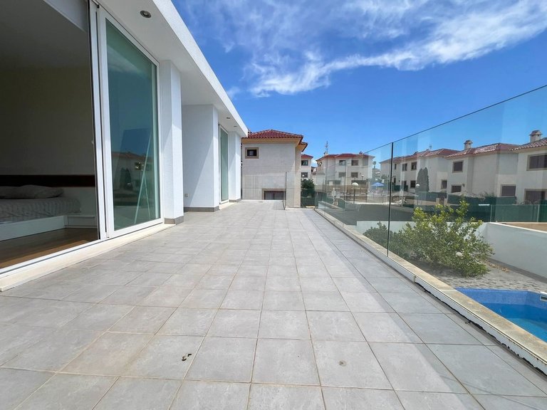 Villa for Sale in Bigastro, Alicante 2