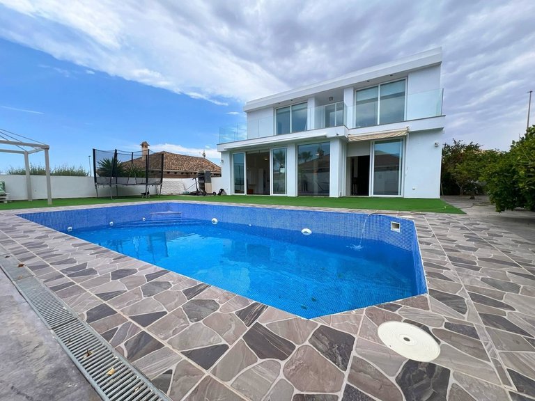 Villa for Sale in Bigastro, Alicante 4