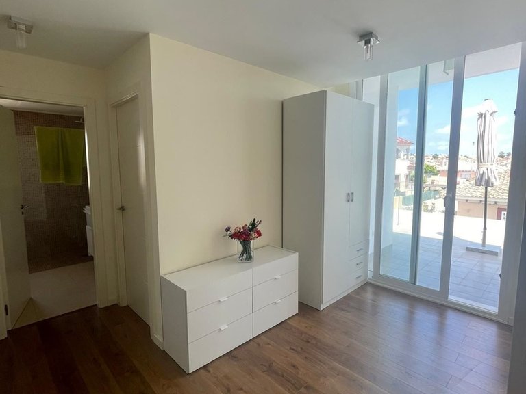 Villa for Sale in Bigastro, Alicante 8