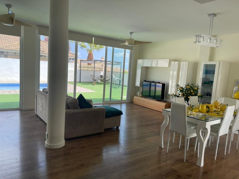 Villa for Sale in Bigastro, Alicante 15
