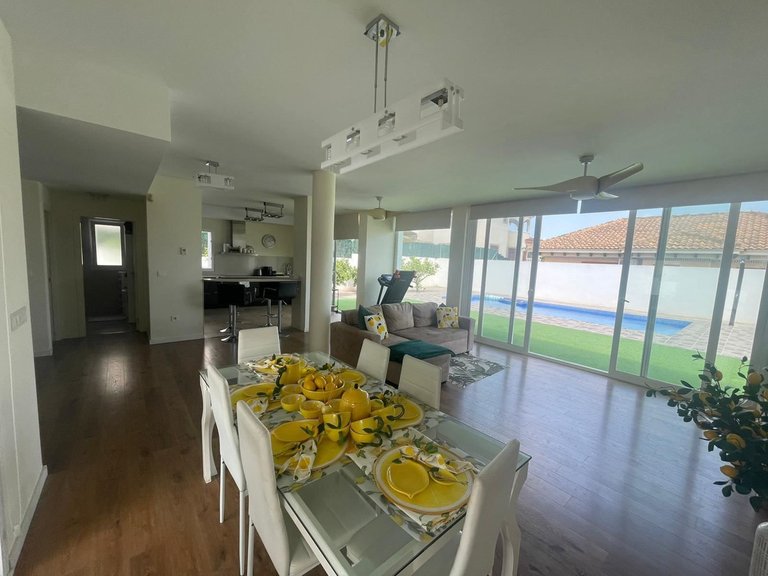 Villa for Sale in Bigastro, Alicante 20