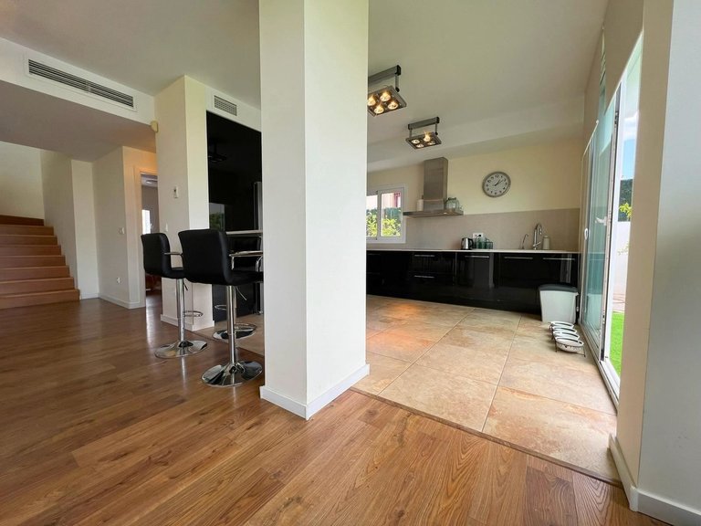 Villa for Sale in Bigastro, Alicante 39