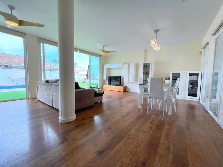 Villa for Sale in Bigastro, Alicante 41