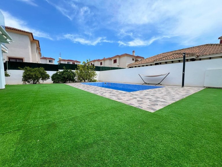 Villa for Sale in Bigastro, Alicante 44