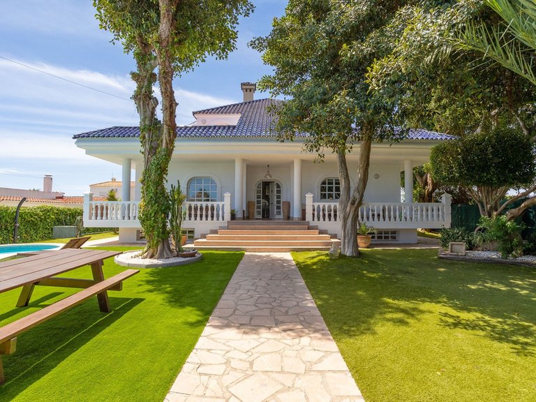 Villa for Sale in Torrevieja, Alicante 1