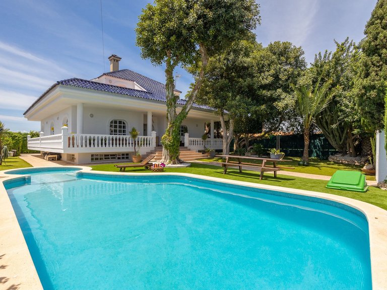 Villa for Sale in Torrevieja, Alicante 2