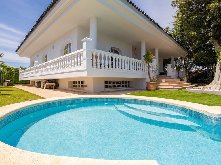 Villa for Sale in Torrevieja, Alicante 3