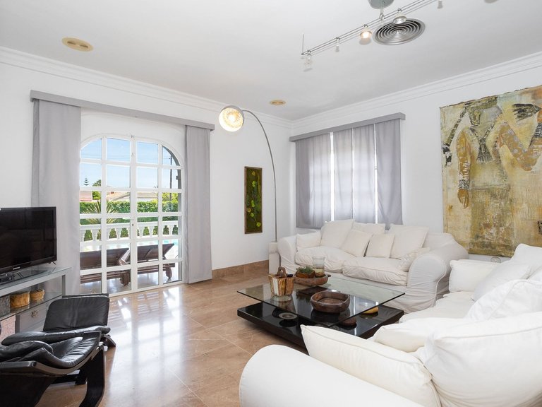 Villa for Sale in Torrevieja, Alicante 9