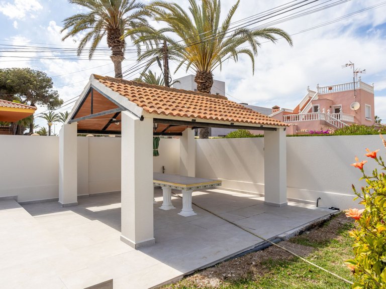 Villa for Sale in Cabo Roig, Alicante 6