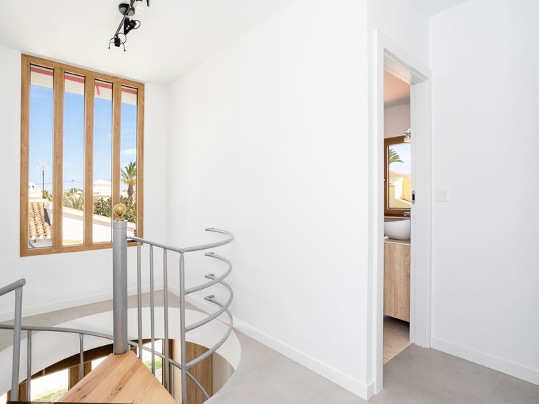 Villa for Sale in Cabo Roig, Alicante 18