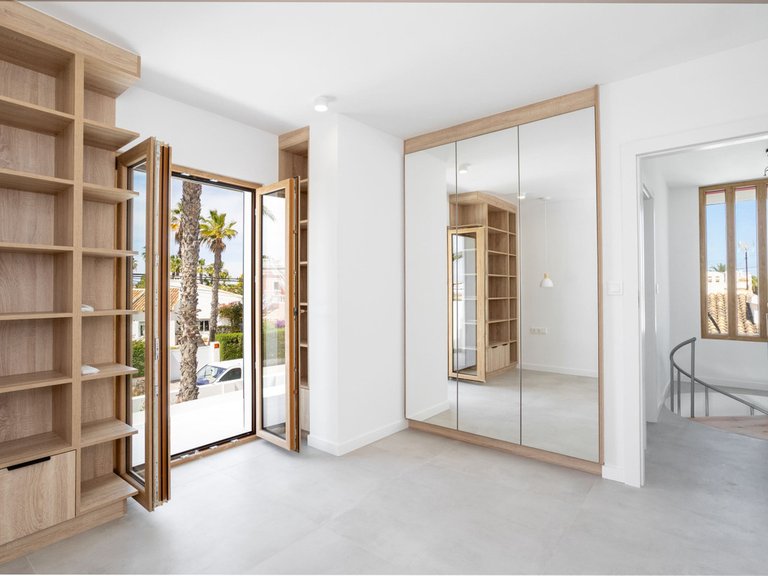 Villa for Sale in Cabo Roig, Alicante 24