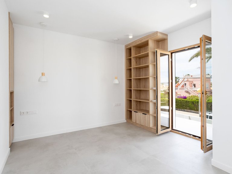 Villa for Sale in Cabo Roig, Alicante 25