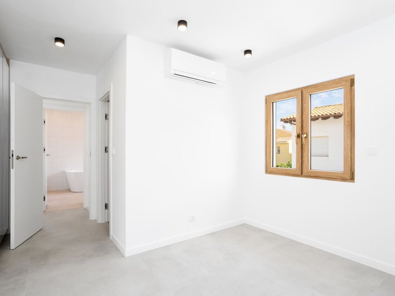 Villa for Sale in Cabo Roig, Alicante 30