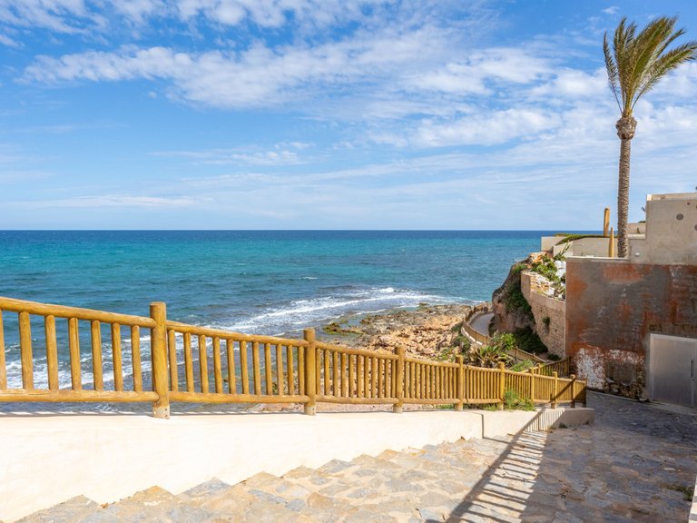 Villa for Sale in Cabo Roig, Alicante 37