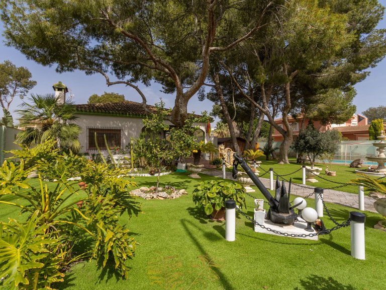 Villa for Sale in Campoamor, Alicante 3