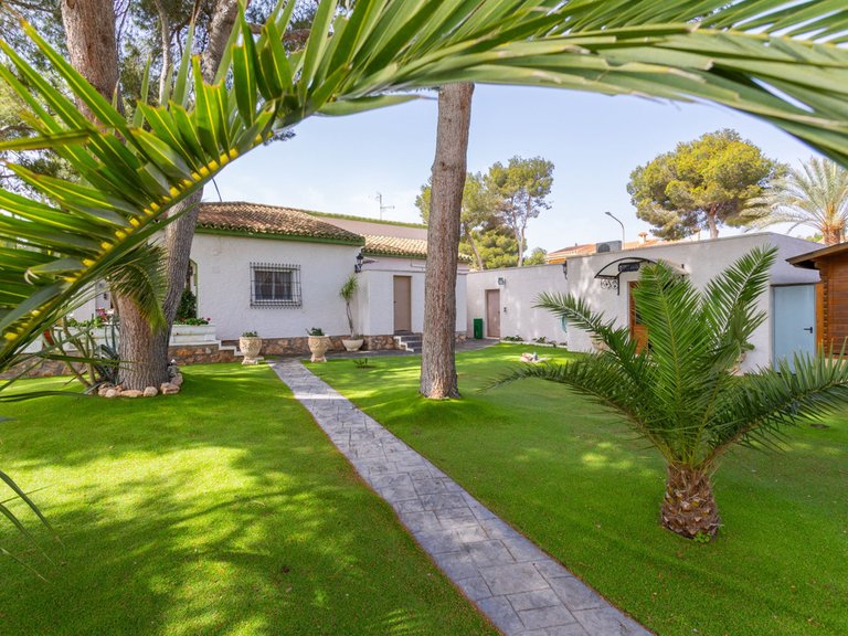 Villa for Sale in Campoamor, Alicante 44
