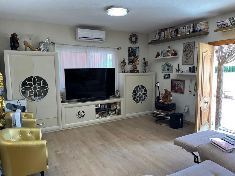 Villa for Sale in Cabo Roig, Alicante 11