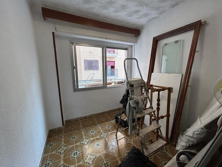 Apartment for Sale in Alicante, Alicante 11
