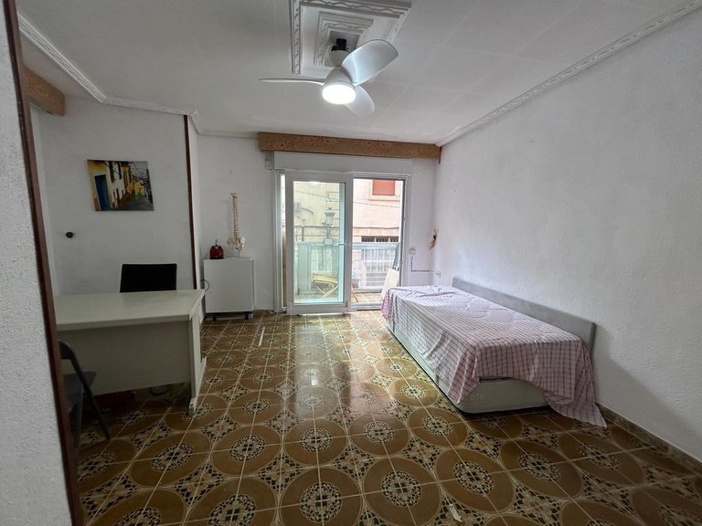 Apartment for Sale in Alicante, Alicante 20