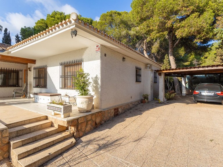 Villa for Sale in Campoamor, Alicante 2