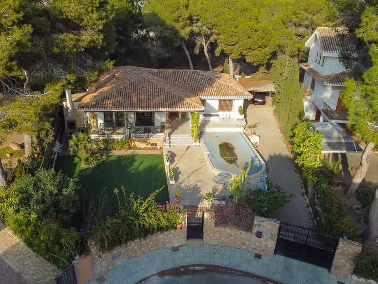 Villa for Sale in Campoamor, Alicante 4