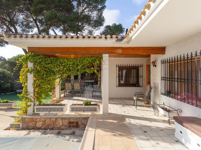 Villa for Sale in Campoamor, Alicante 31