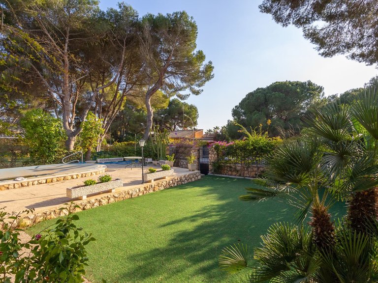 Villa for Sale in Campoamor, Alicante 34